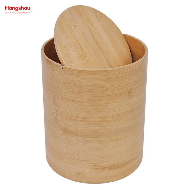 Mülldose mit Schwung-Blid-Abwärtskabne aus Bambus im Freien Müllton